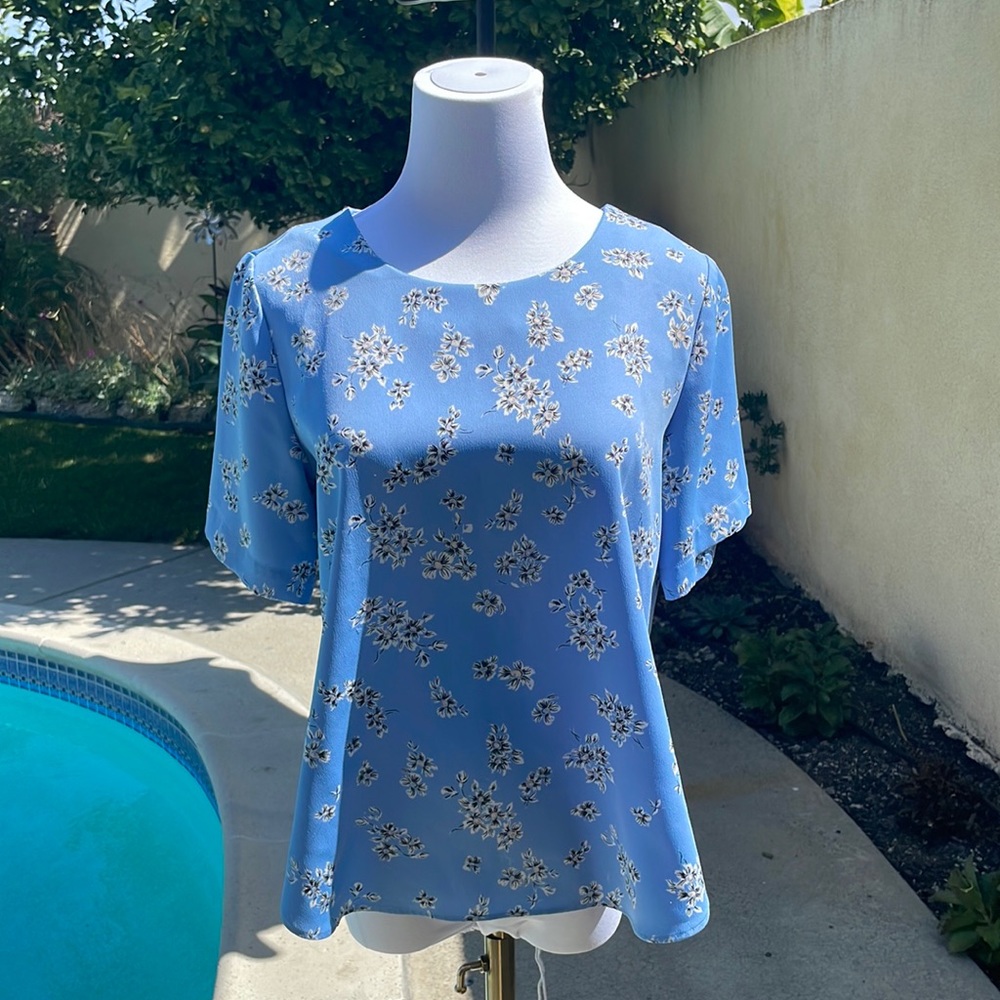 Ann Taylor blue floral pattern pullover blouse | Size 2P